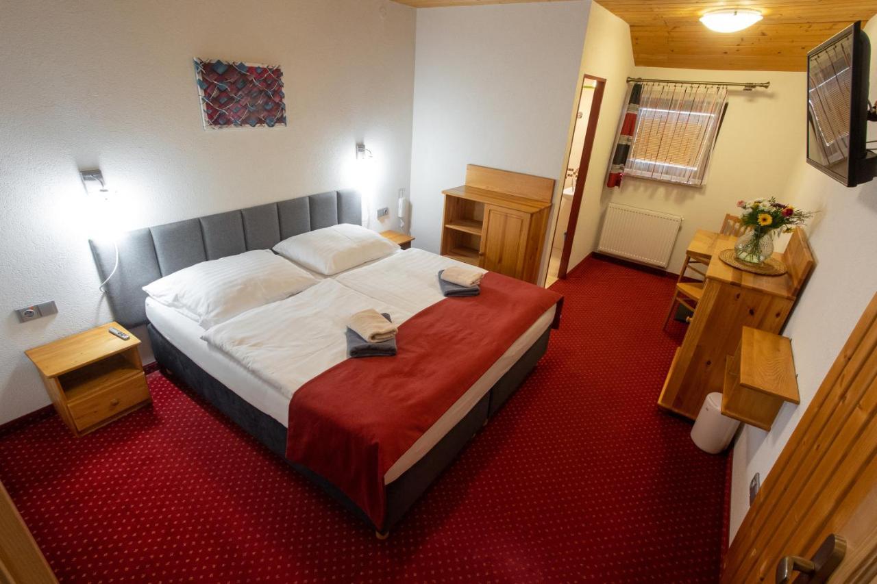 Wellness & Restaurant U Fandy Hotel Lhotka  Bagian luar foto