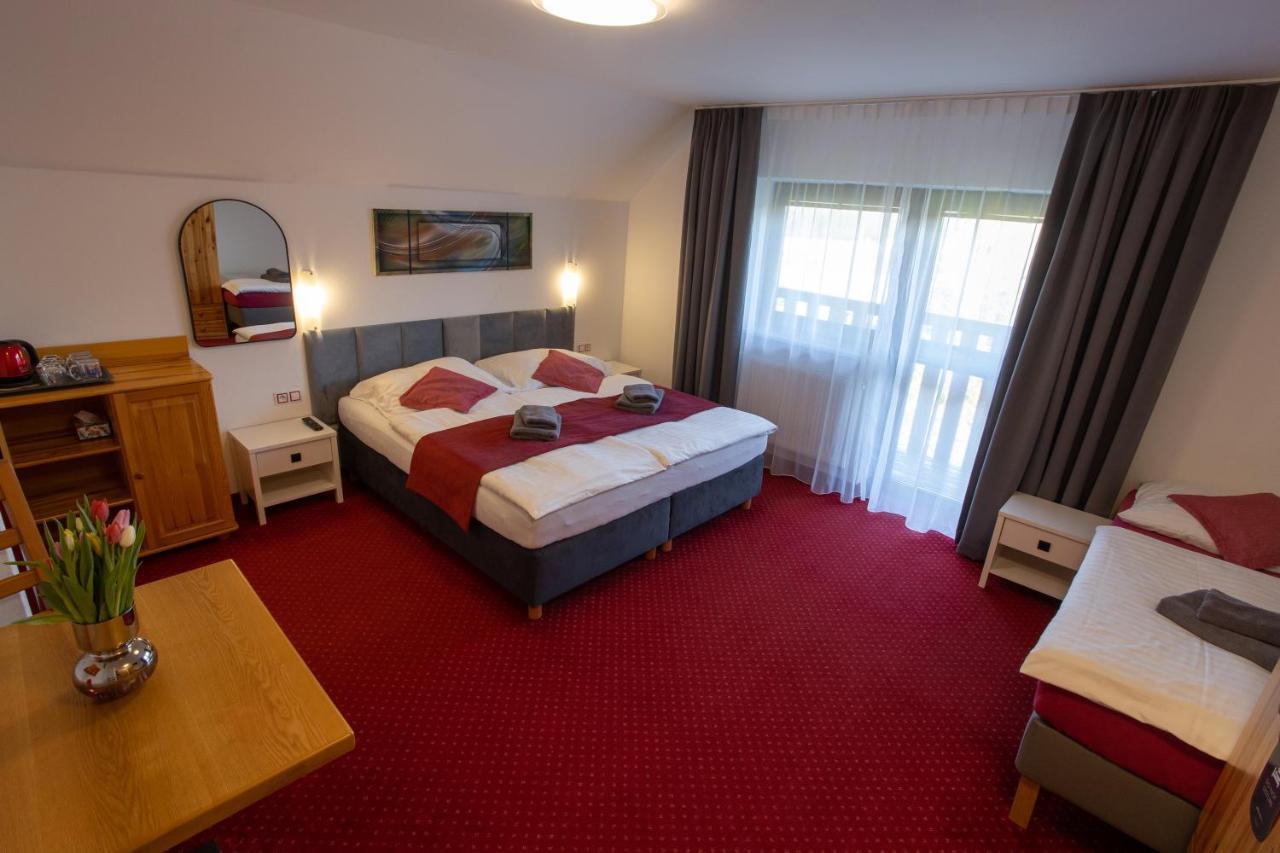 Wellness & Restaurant U Fandy Hotel Lhotka  Bagian luar foto