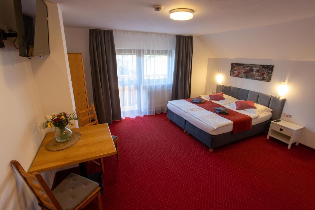 Wellness & Restaurant U Fandy Hotel Lhotka  Bagian luar foto