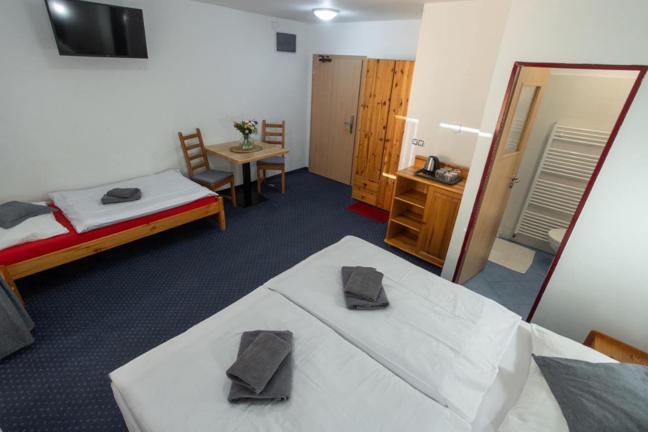 Wellness & Restaurant U Fandy Hotel Lhotka  Bagian luar foto