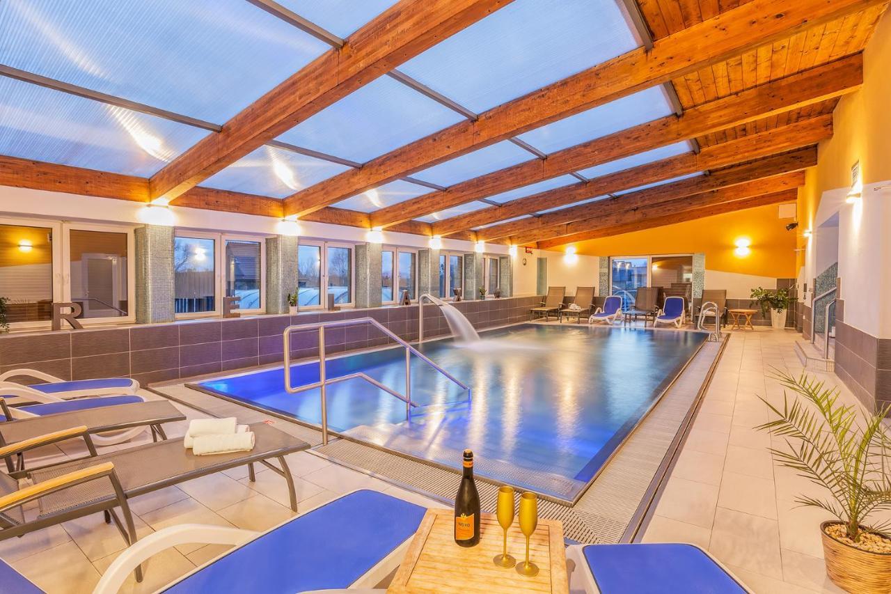 Wellness & Restaurant U Fandy Hotel Lhotka  Bagian luar foto